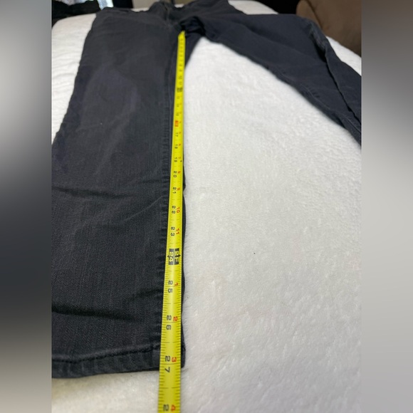 Madewell Women's Curvy Roadtripper Jeans in Black - Picture 5 of 7